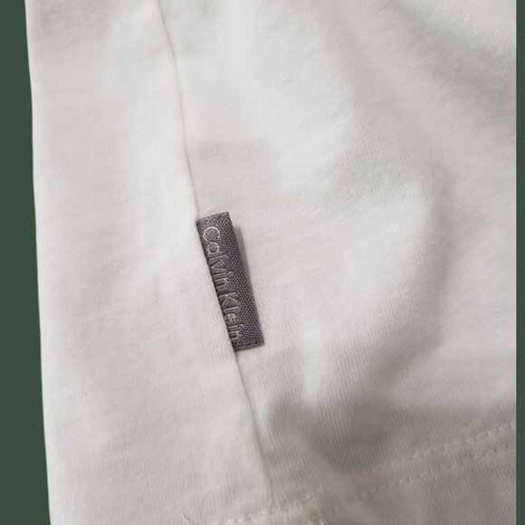 Calvin Klein Long-Sleeve T-Shirt 100% Cotton Round Neck Logo Detail wht Medium - Picture 8 of 8